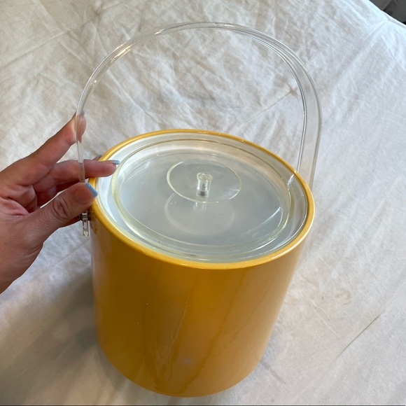 VINTAGE Georges Briard Canary Yellow Ice Bucket w/Lid - Picture 1 of 12
